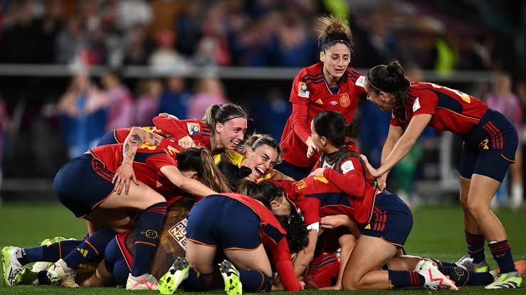Spain Survives Colombia Scare