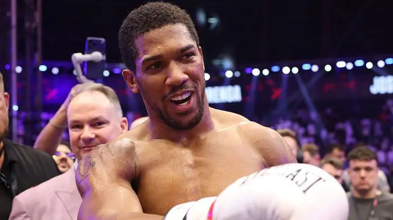 Anthony-Joshua-43