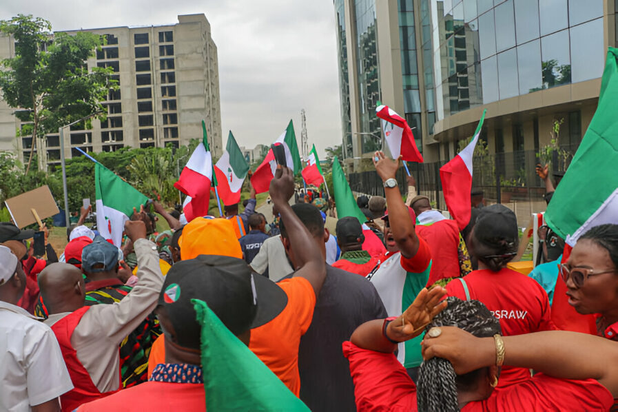 NLC-Labour-897×598